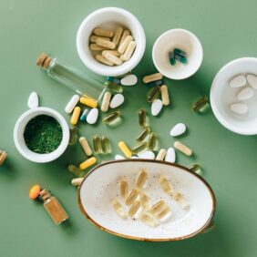 Een gezonde levensstijl met Ca-AKG supplementen voor energiestofwisseling en vitaliteit.